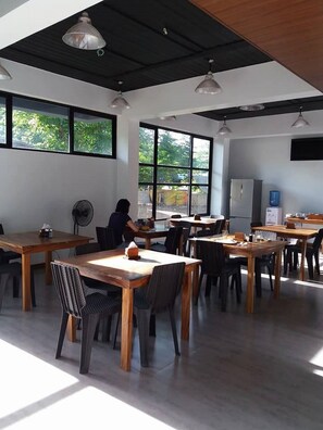 Dining - Acacia Garden Inn (Coron)