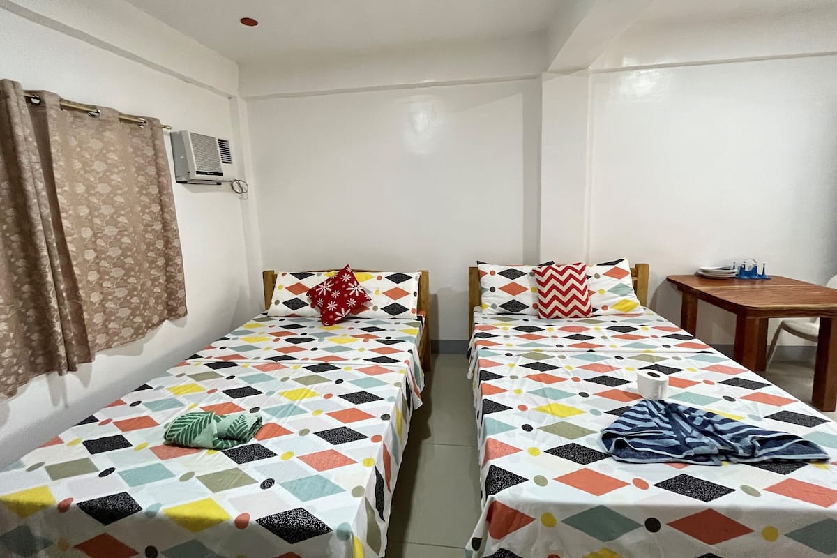 Twin Room | Desk, free WiFi