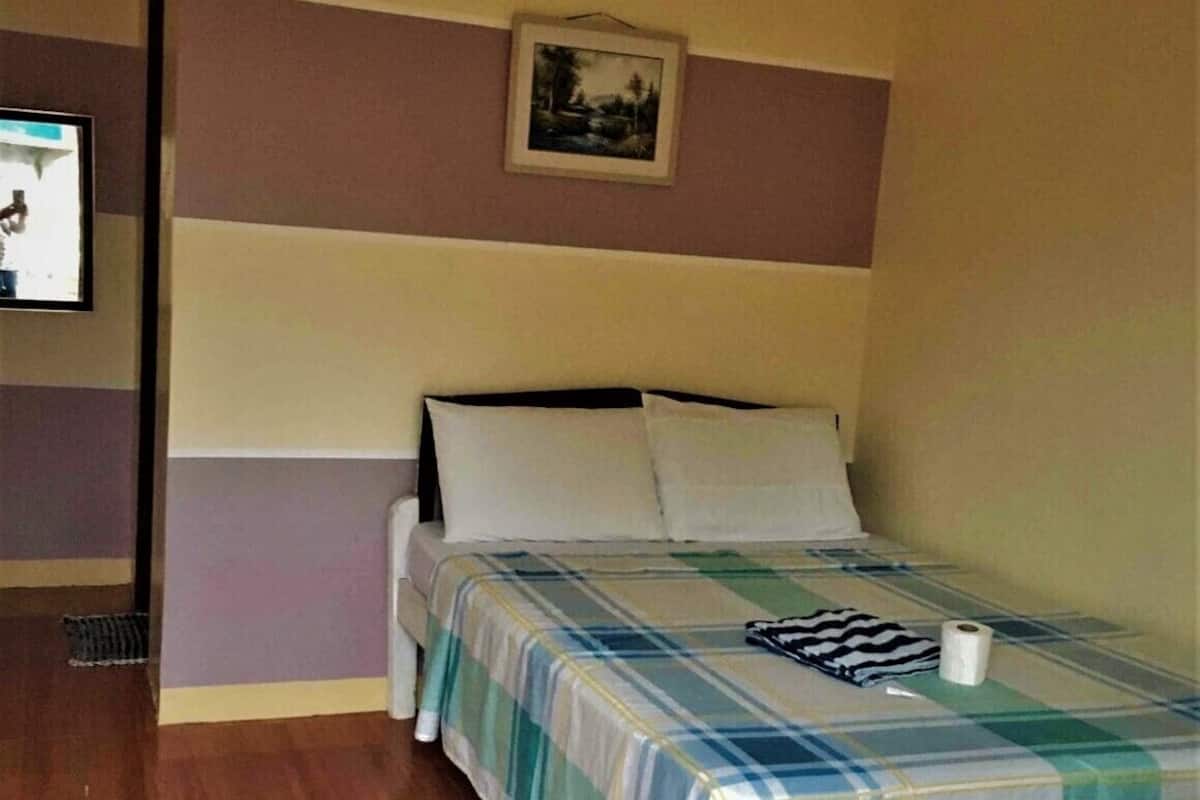 Single Room | Desk, free WiFi