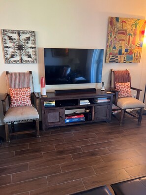 Interior - TWO PRIMARY SUITES STYLE CONDO ON DESERT PRINCESS GOLF RESORT (Cathedral City)