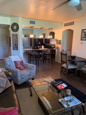 Smart TV, DVD player, books, stereo - TWO PRIMARY SUITES STYLE CONDO ON DESERT PRINCESS GOLF RESORT (Cathedral City)