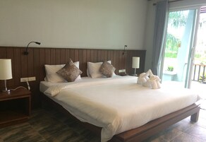 Ropa de cama de alta calidad y minibar 