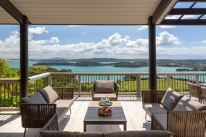 Terrace/patio - Te Whau Lodge (Waiheke Island)
