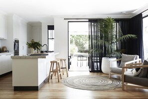 Mini-fridge, espresso maker, electric kettle - The Bower Byron Bay (Byron Bay)