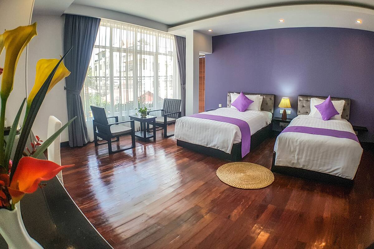 Minibar, bàn, phòng cách âm, truy cập Internet không dây miễn phí 