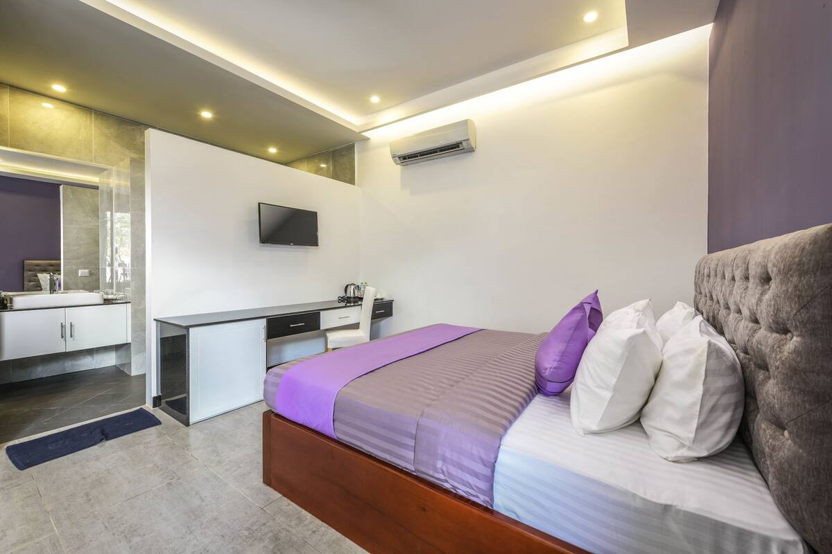 Phòng Deluxe, 1 giường cỡ king | Minibar, bàn, phòng cách âm, truy cập Internet không dây miễn phí 