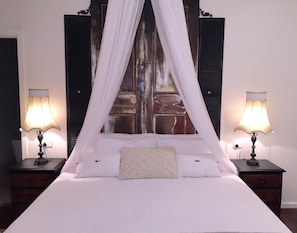 Traditional-Doppelzimmer, Badewanne (The Reef Room) | Hochwertige Bettwaren, individuell dekoriert, Schreibtisch