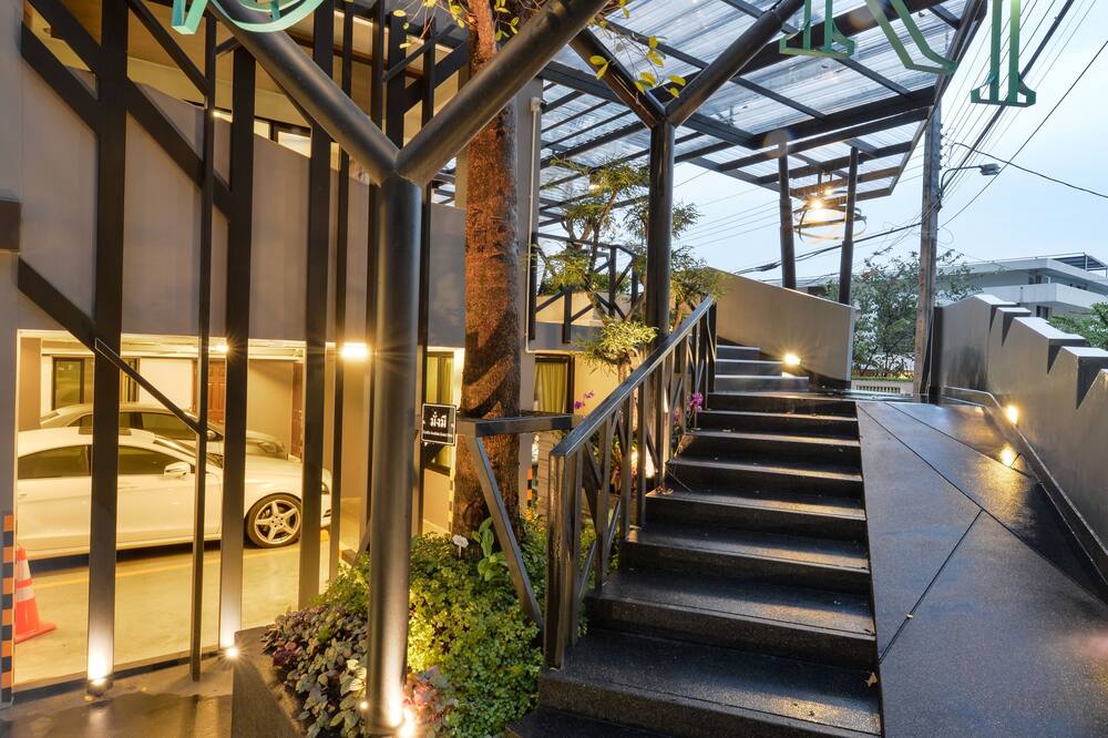 SiRi Ratchada Bangkok