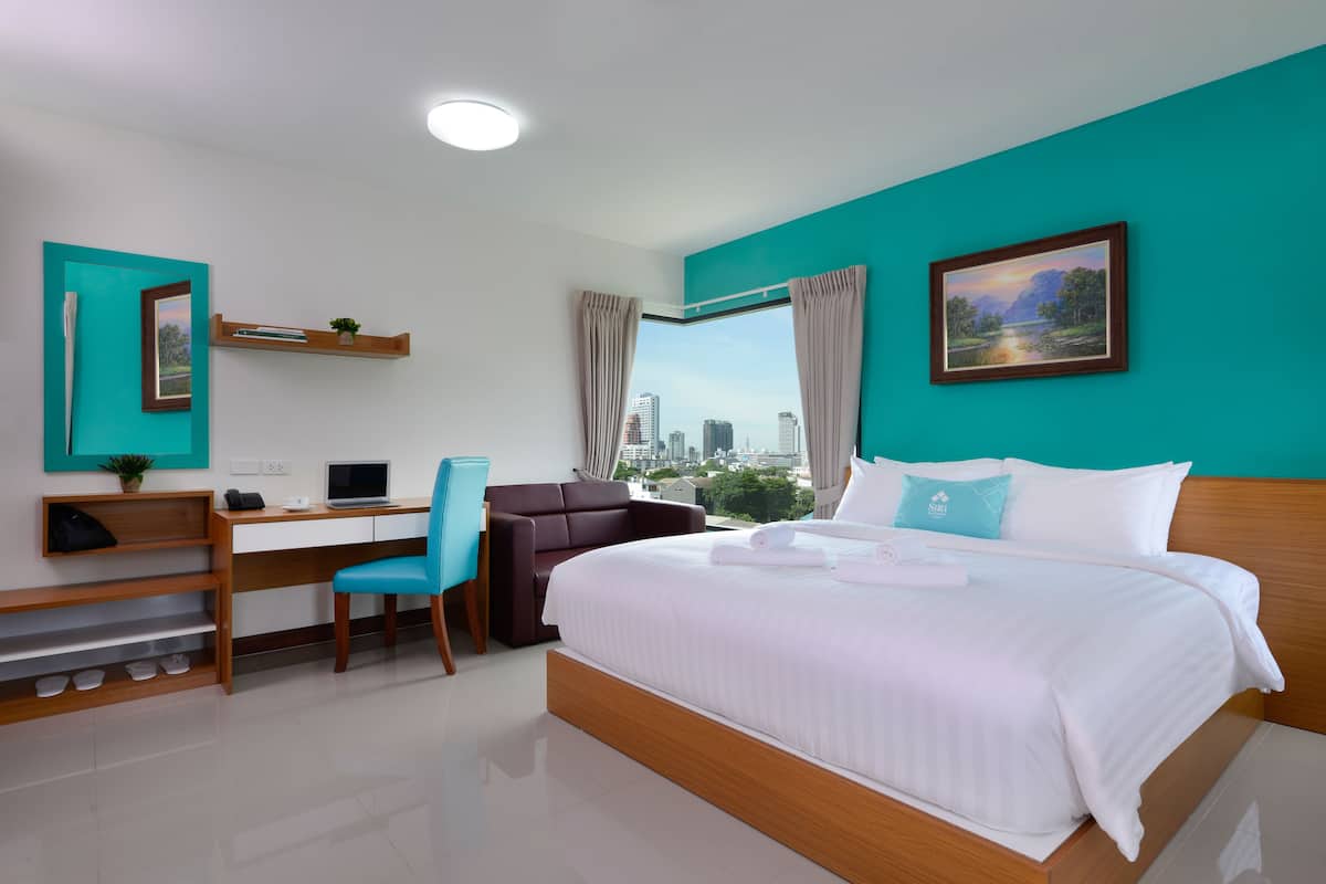 Kamar Deluks, sudut | Seprai premium, minibar, brankas, dan meja kerja