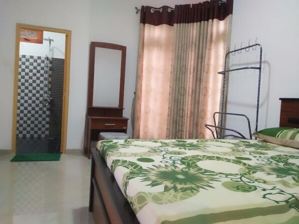 In-room safe, free WiFi