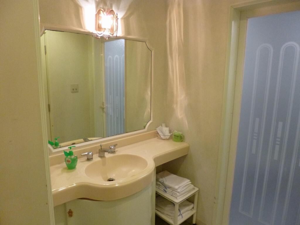 Salle de bain | Baignoire et douche séparées, baignoire relaxante profonde