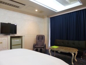 Double Room with Sofa Bed & Massage Chair | Individually decorated, blackout curtains, free WiFi, bed sheets - Hotel Shalala (Okinawa)