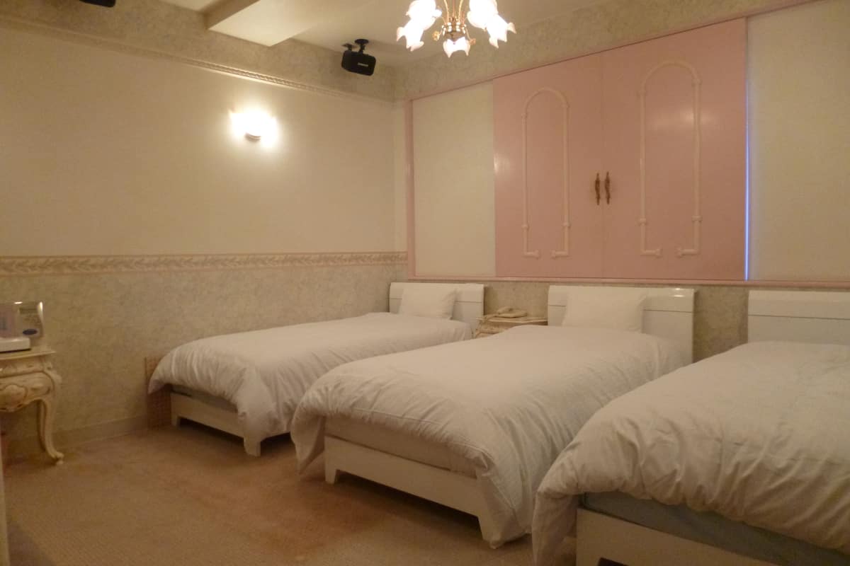 basic room | 1 bedroom, individually decorated, blackout curtains, free wifi