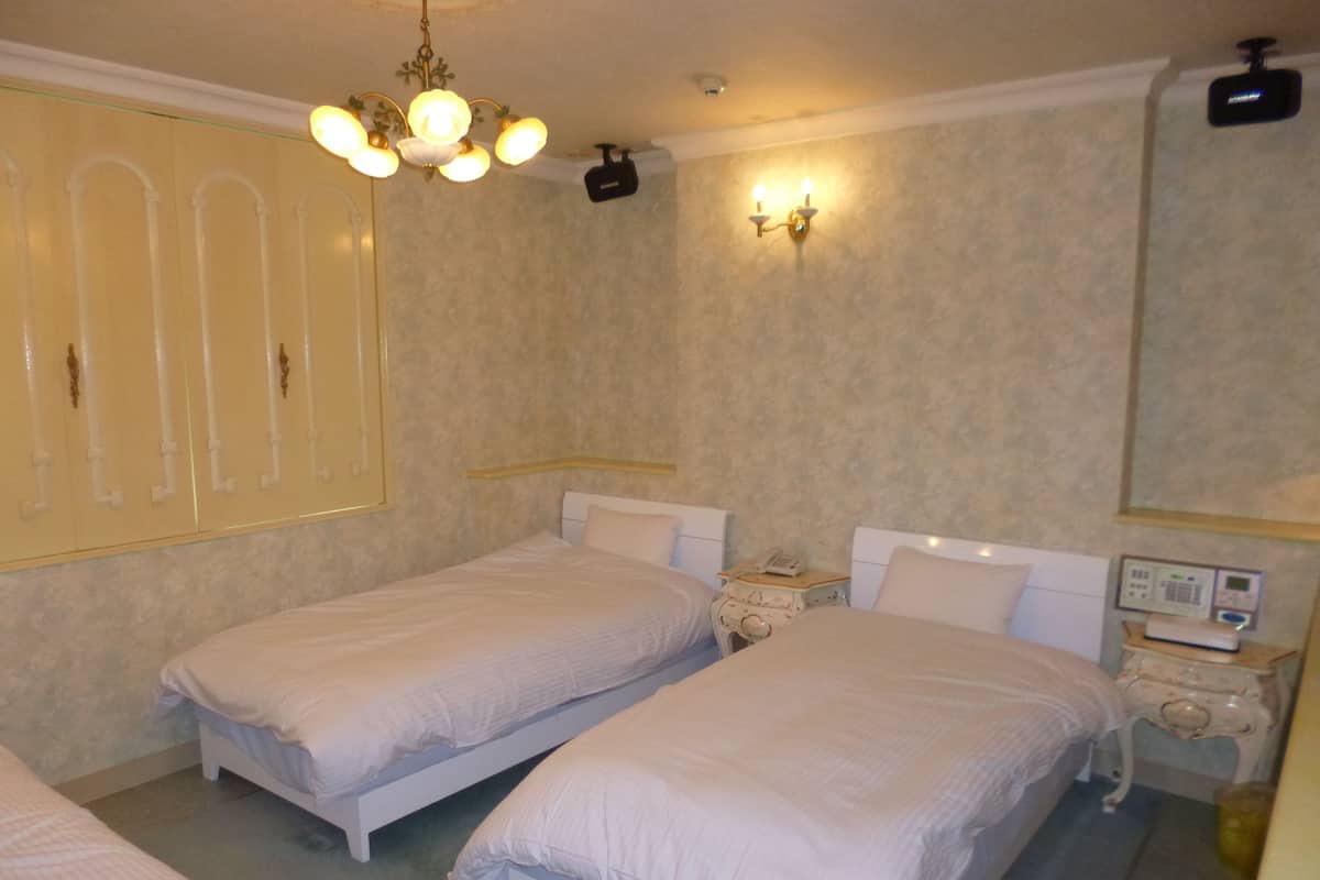 雙床房 (with Sofa Bed) | 遮光布/窗簾、免費無線上網、獨特裝潢、床單