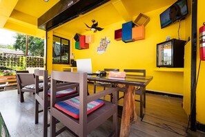 Interior entrance - myPatong Social Hostel (Patong)