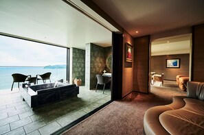 Suite, Corner (1st Floor), Included French dinner and breakfast, Non Smoking