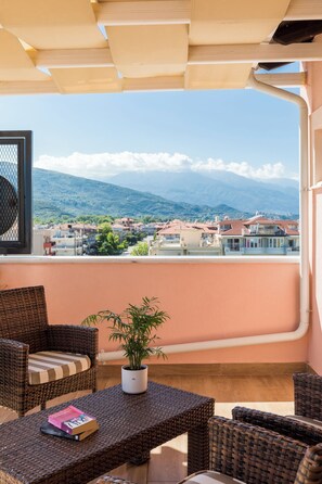 Junior Penthouse, 1 Bedroom, Mountain View, Mountainside | Terrace/patio
