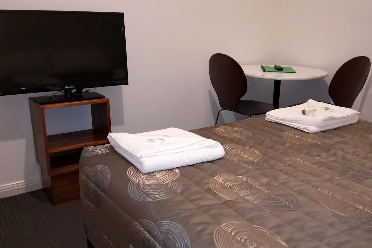 Desk, free WiFi, bed sheets