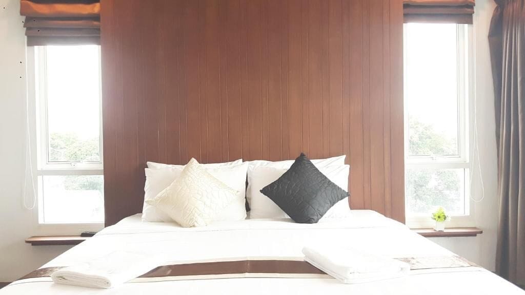 In-room safe, free WiFi