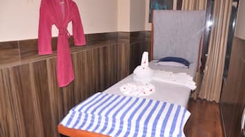 Sauna, Whirlpool, Dampfbad, Warmsteinmassagen, klassische Massagen