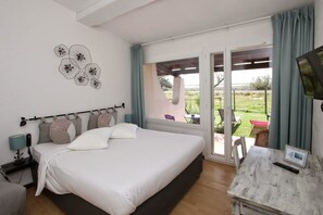 Zimmersafe, Schreibtisch, kostenlose Babybetten, kostenloses WLAN