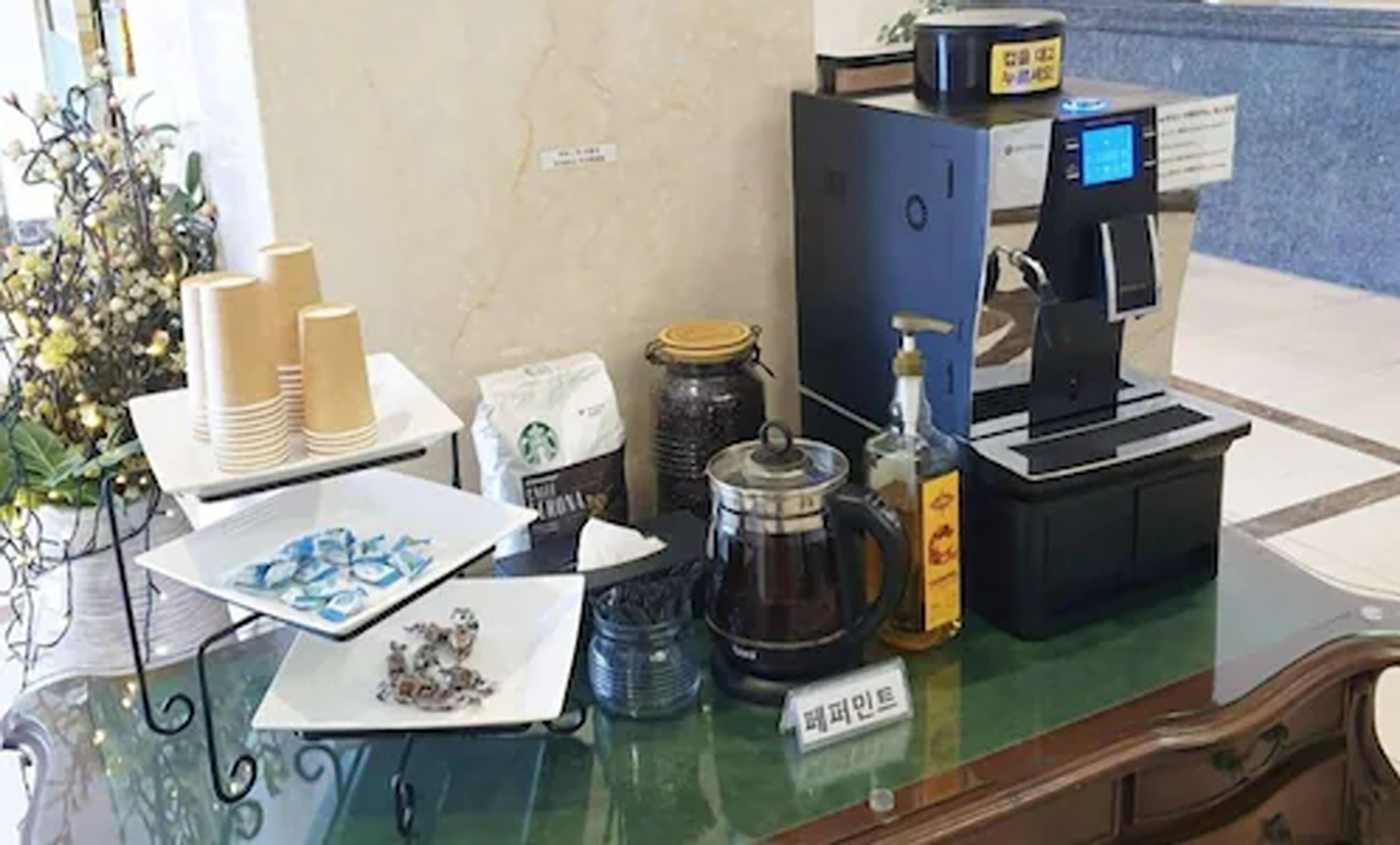 buffet breakfast on weekends (krw 12000 per person)