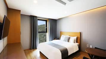 ๊ณจ๋ ๋๋ญ์ค ๋ทฐ | ๊ฐ๊ฐ ๋ค๋ฅธ ์คํ์ผ์ ์ธํ
๋ฆฌ์ด, ๊ฐ๊ฐ ๋ค๋ฅด๊ฒ ๊ฐ๊ตฌ ๋น์น, ์ฑ
์, ๋
ธํธ๋ถ ์์
๊ณต๊ฐ