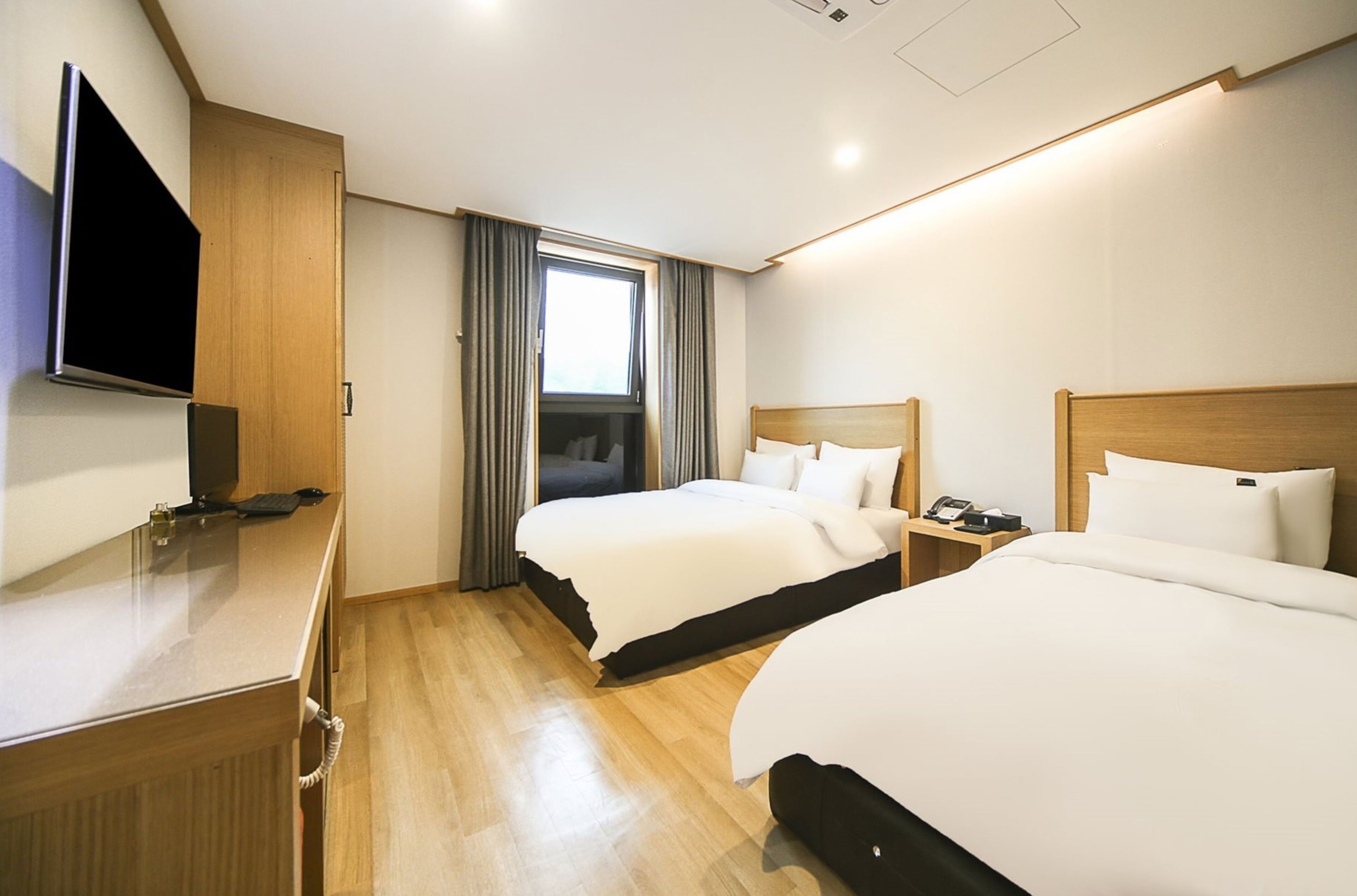 deluxe twin room | 1 bedroom, individually decorated, individually furnished, desk