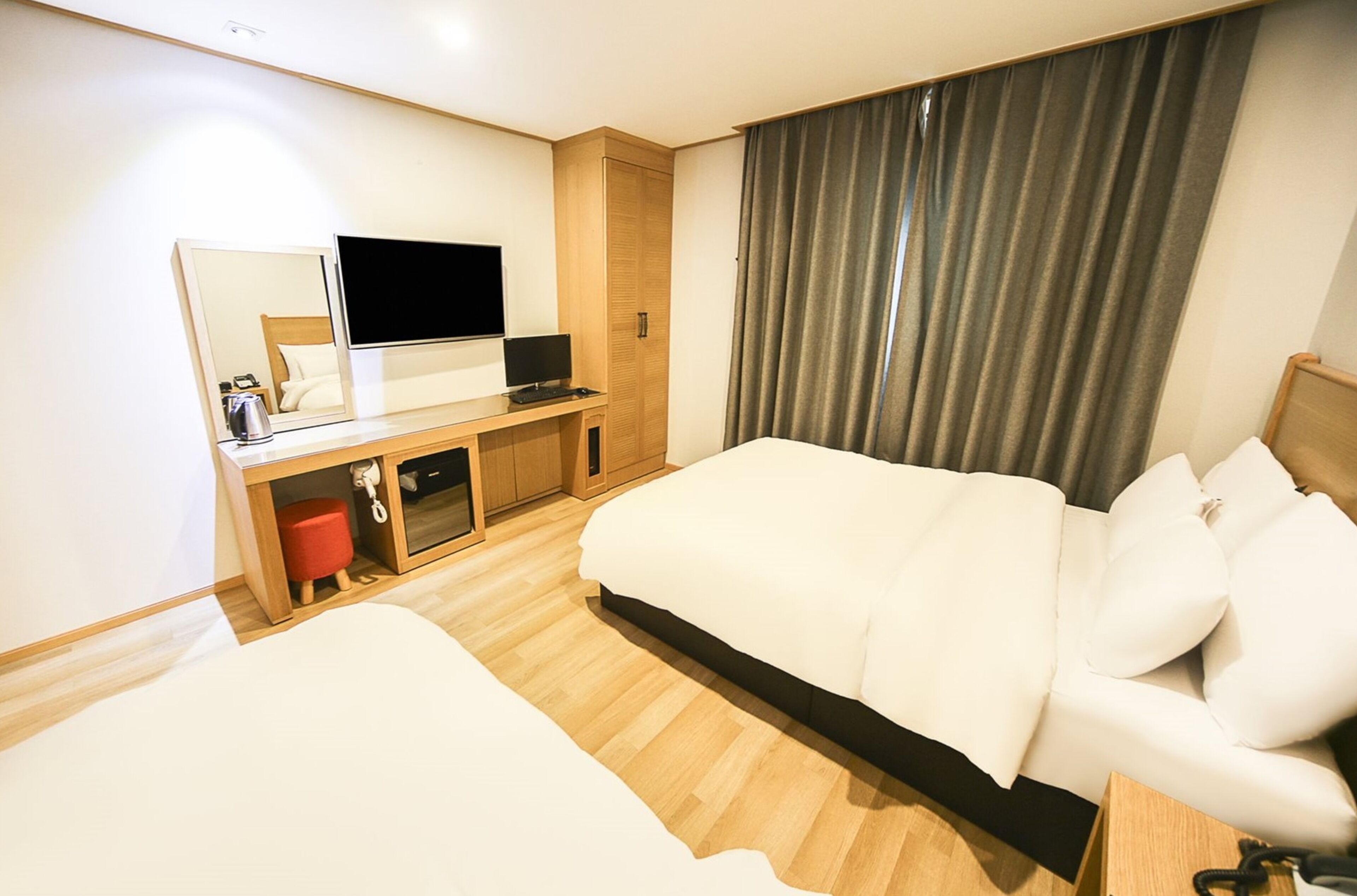 deluxe twin room | 1 bedroom, individually decorated, individually furnished, desk