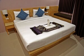 Standard Double Room | In-room safe, free WiFi, bed sheets, wheelchair access - Rayaan 6 Guesthouse (Patong)