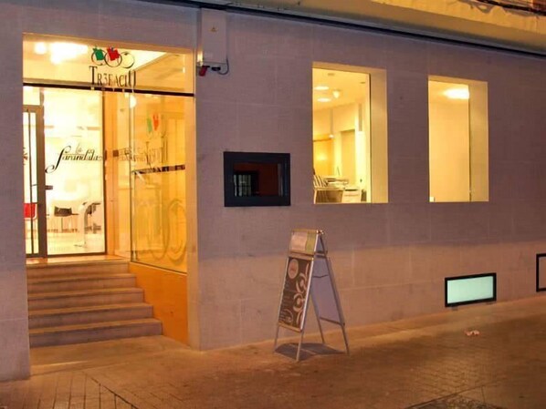 Property entrance - Hotel Trefacio (Zamora)