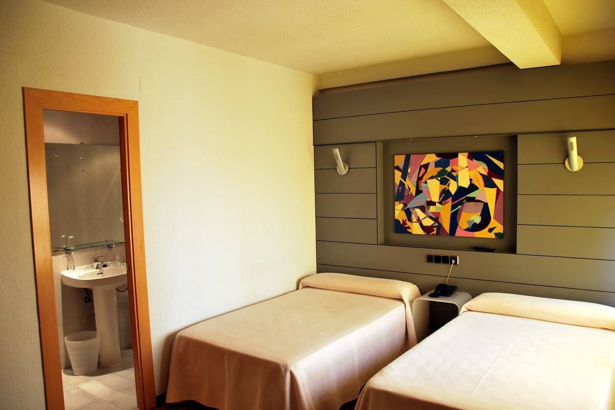 iron/ironing board, rollaway beds, free wifi