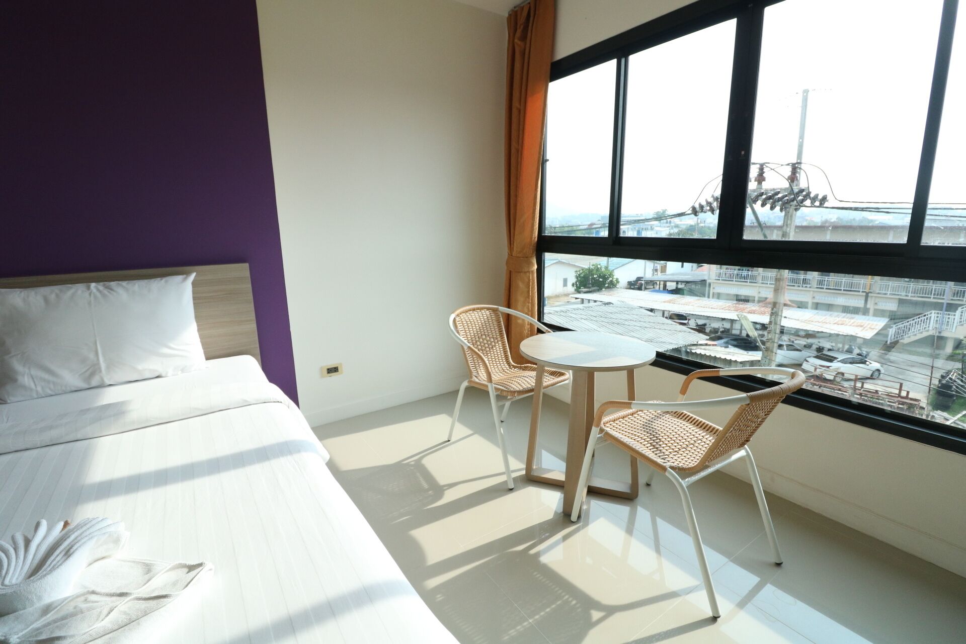 standard twin  suite | minibar, in-room safe, desk, soundproofing