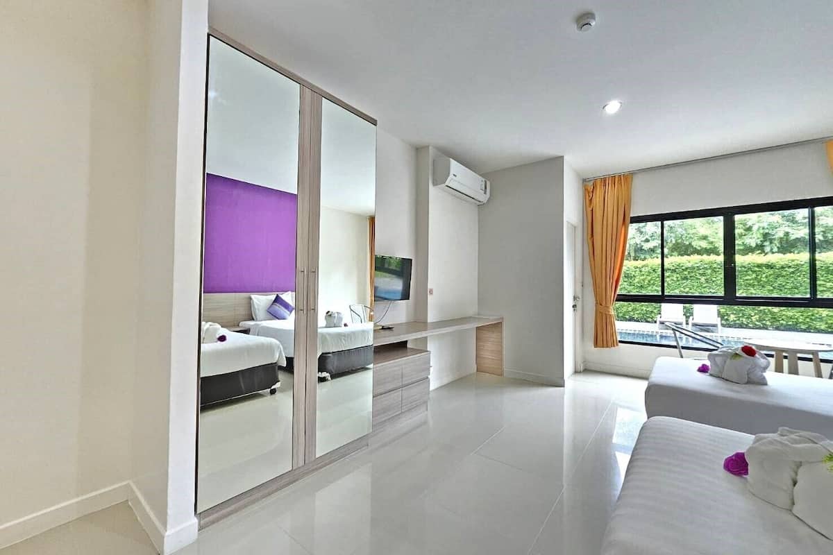 standard twin suite | minibar, in-room safe, desk, soundproofing