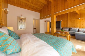 精品大床套房 | 書桌、遮光布/窗簾、免費無線上網