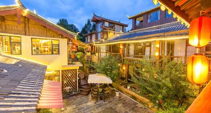 C'est La Vie Boutique Inn