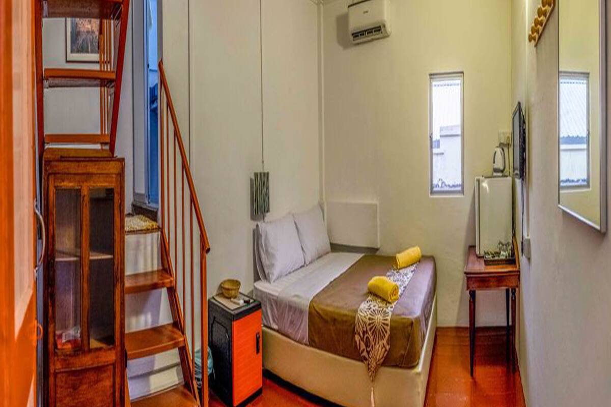 Family Quadruple Room, Multiple Beds | In-room safe, WiFi (free), bed sheets