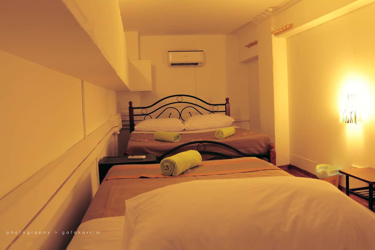 In-room safe, WiFi (free), bed sheets