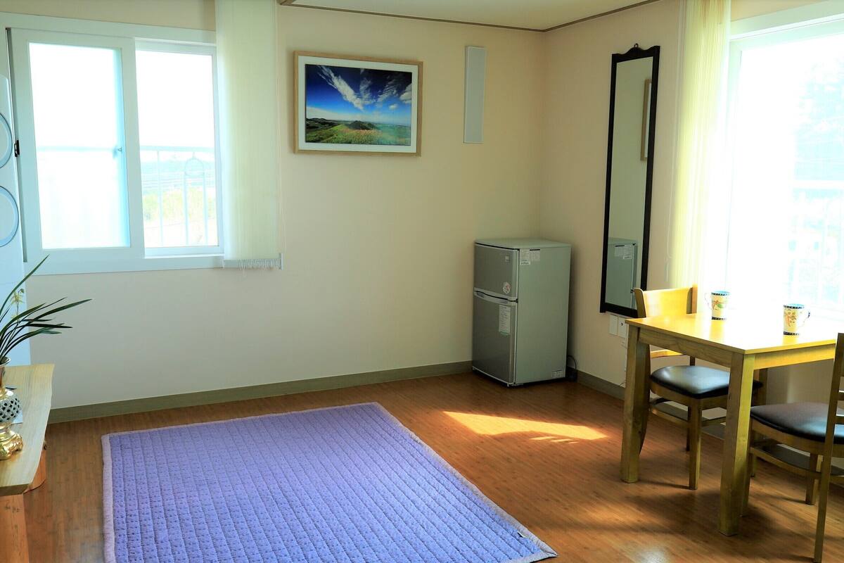 Kamer (15 PY) | Woonruimte | Flatscreentelevisie