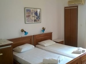 Free cots/infant beds, rollaway beds, free WiFi