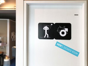 Bathroom shower - Sohostel Korea (Busan)