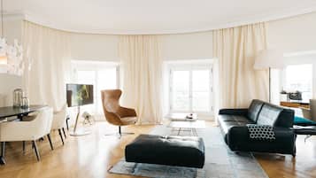 Grand Suite | Oppholdsrom | Flatskjerm-TV og filmkjøp