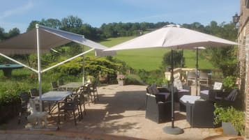 Mittagessen, Abendessen, Brunch, Blick auf den Garten 