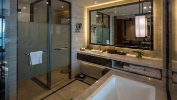 Deluxe Double Room, Garden View | Bathroom | Free toiletries, hair dryer, slippers, towels