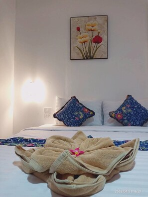 Standard Room with Air-con, No window | Free WiFi