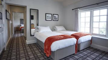 Habitación familiar | 1 dormitorio, escritorio, tabla de planchar con plancha y wifi gratis