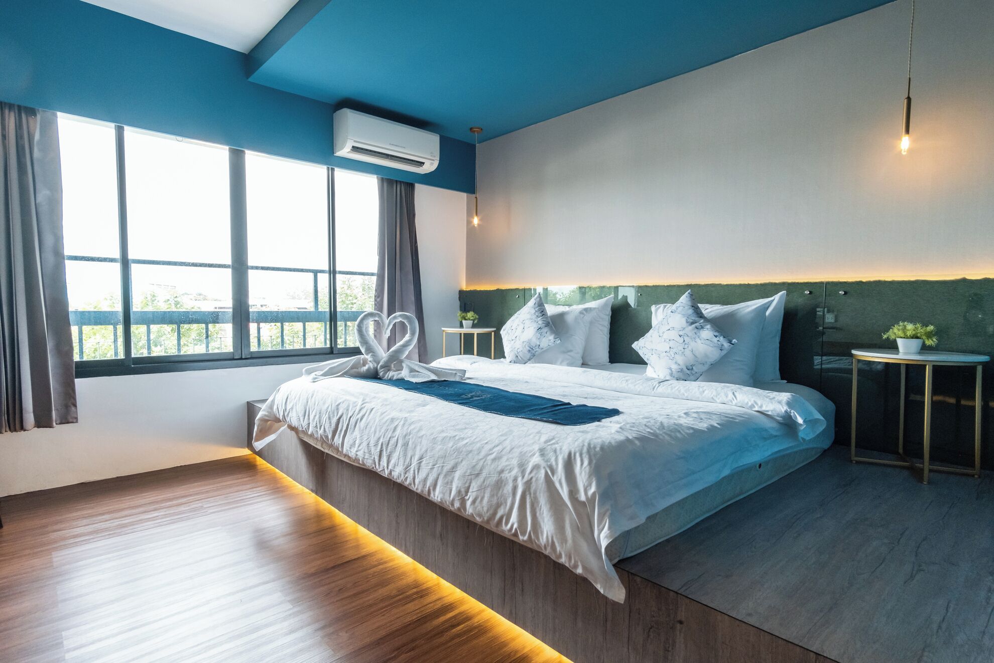 1 bedroom, desk, laptop workspace, blackout curtains