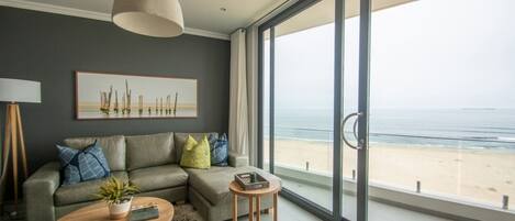 40-inch plasma TV with satellite channels, TV