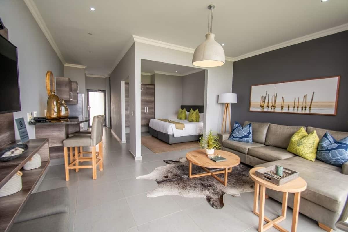 hypo-allergenic bedding, in-room safe, laptop workspace, soundproofing