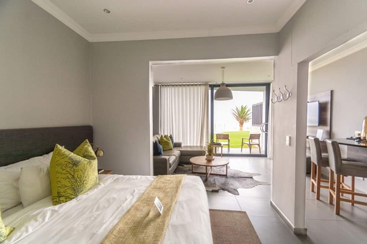 40-inch plasma tv with satellite channels, tv